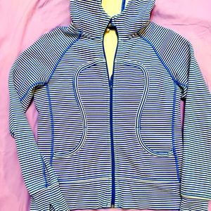 Lululemon sweatshirt